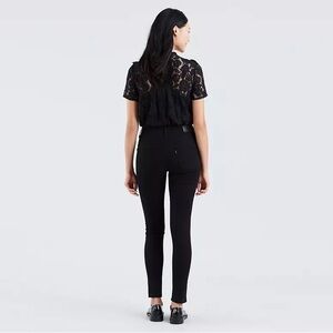 Levi’s Premium 721 High Rise Skinny Jeans in Black Sheep EUC